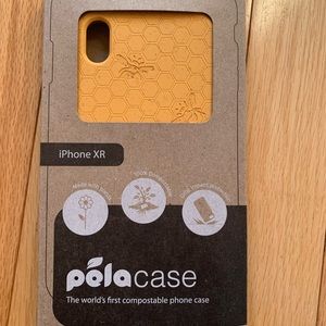 Pela Case bee design